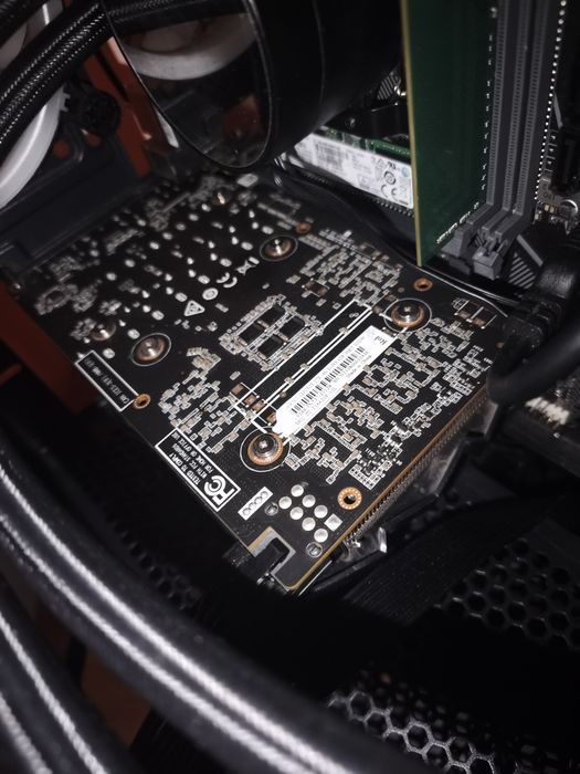 Vând NVIDIA GTX 1660 super zotac 6gb