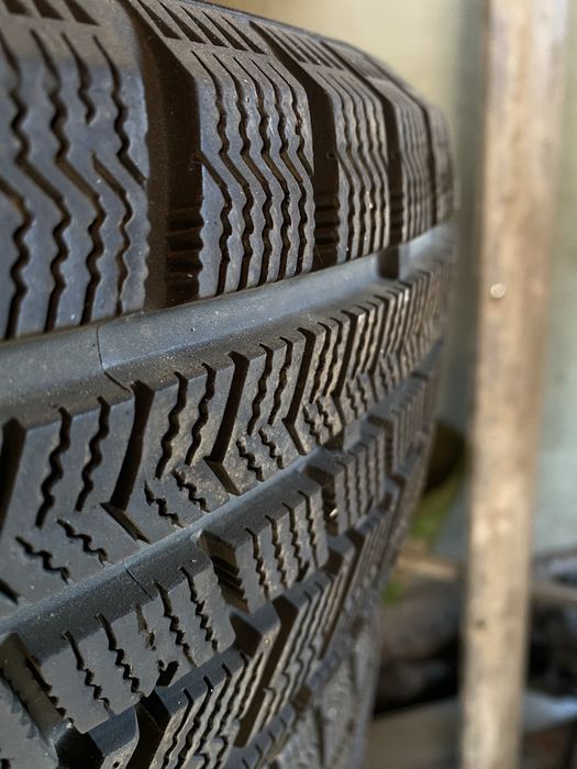 Автошины зимный сост отличный 4 балон комплект