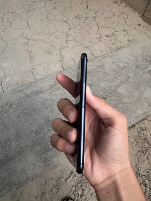iPhone SE 2020 sotiladi !!