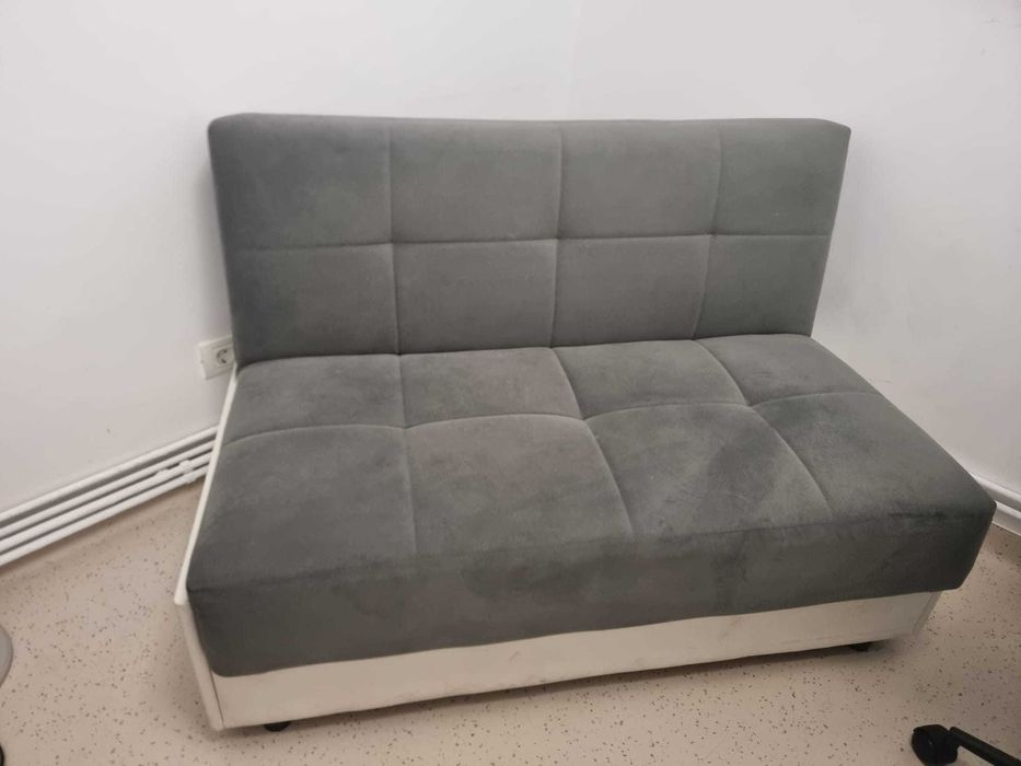 Vand canapea de dimensiune mica, 2 locuri ,extensibila