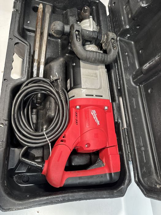 Milwaukee K900k an 2022 20Jouli demolator pereti beton bosch hilti