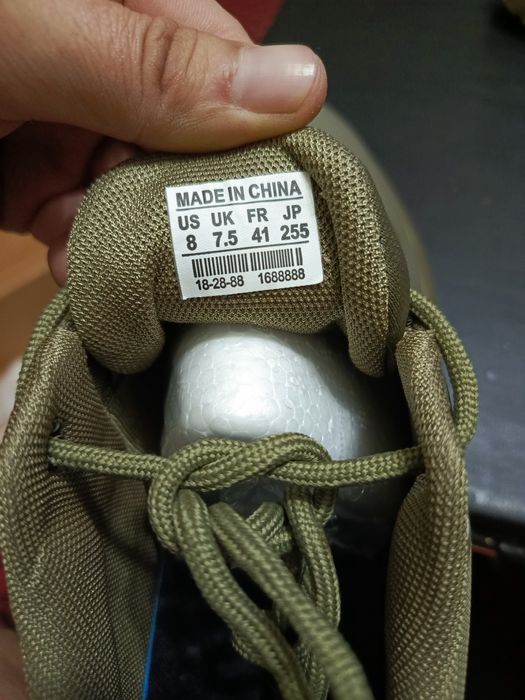 Кроссовки  новые маломерят