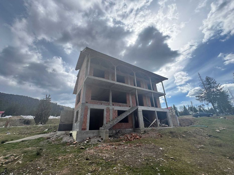 De vânzare cabană/pensiune în construcție – Vârtop, poziție excelentă, aproape de pârtii