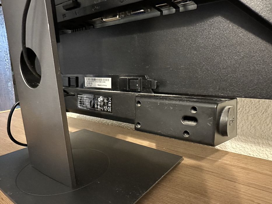 Monitor Professional Dell 22 P2210 cu soundbar Dell AX510