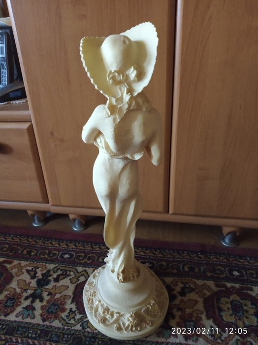 Продам статуэтку.