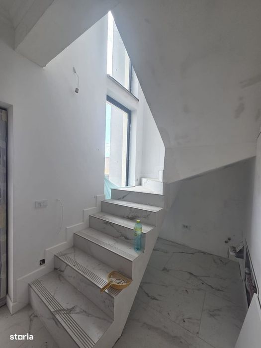Vila parter + etaj  selgros malu mare