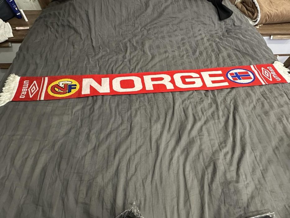 Колани, шал, шапка