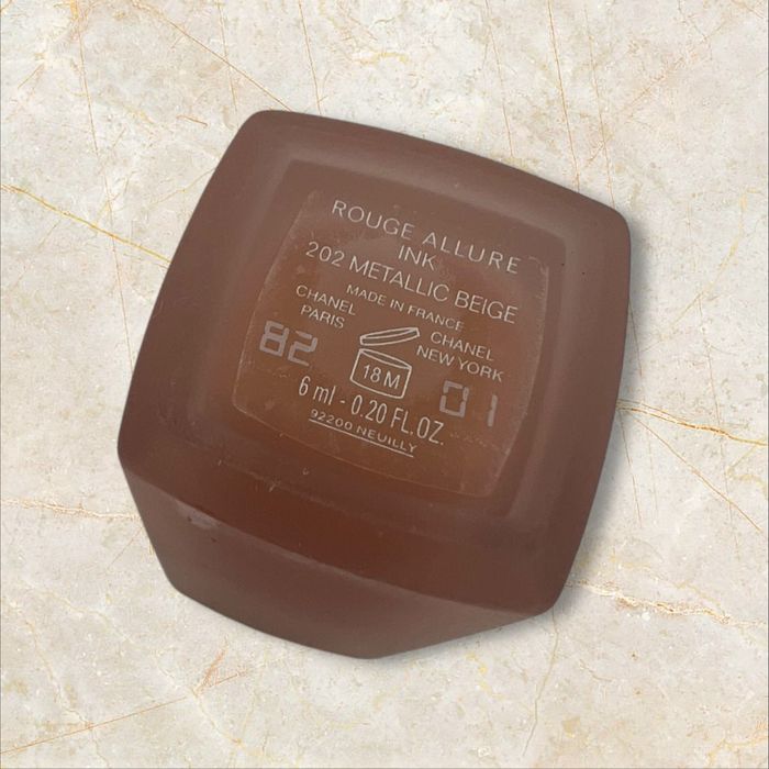 Chanel Rouge Allure Liquid Velvet матово темно червило