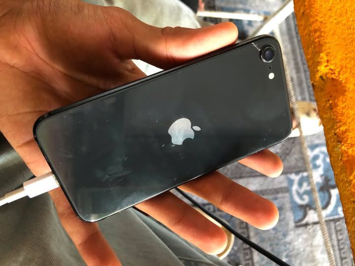 Iphone se 128 talik