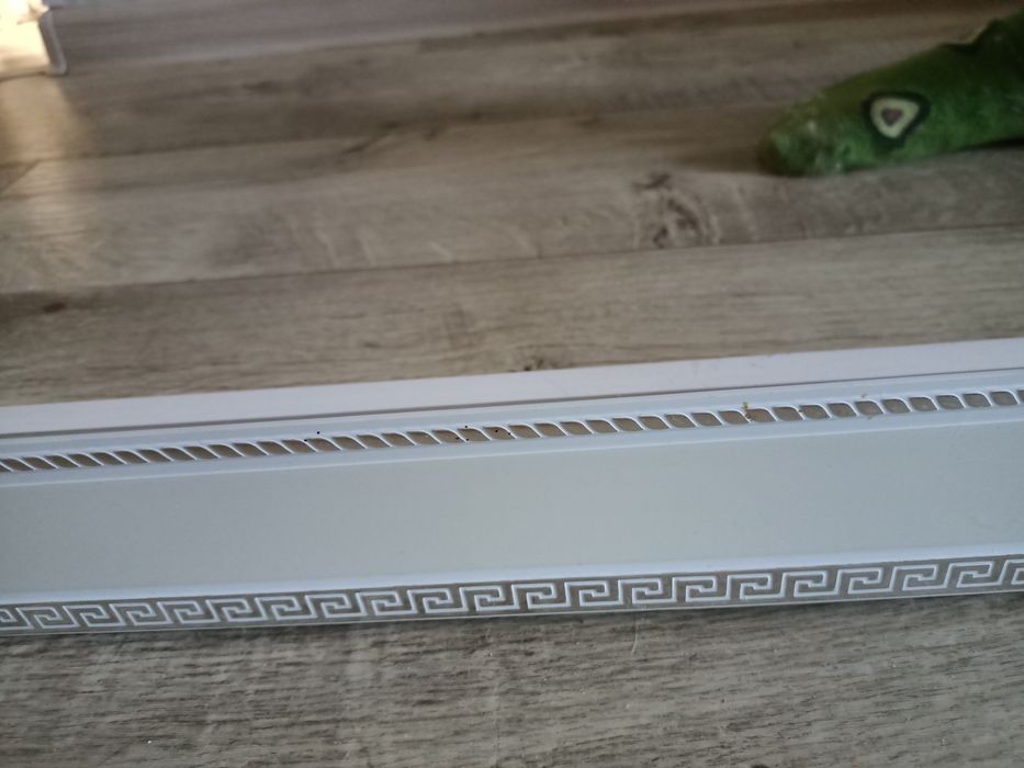 Срочно продам карниз потолочный