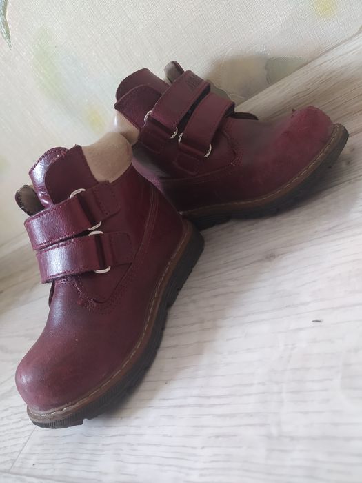 Продам детскую обувь