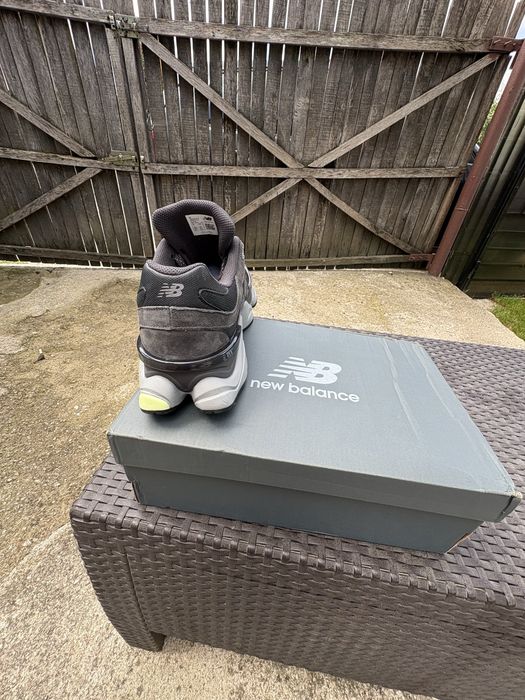 Vand adidasi new Balance Model 9060