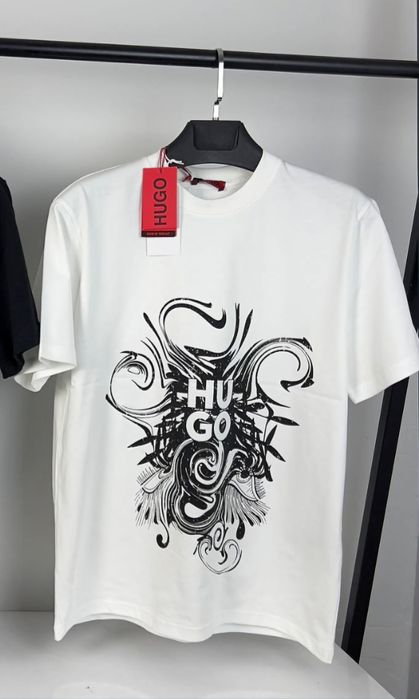 Hugo Boss тениски в бял вариант - ТОП модел за сезона ! ! !