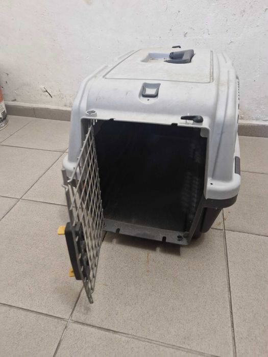 Транспортна кутия за куче