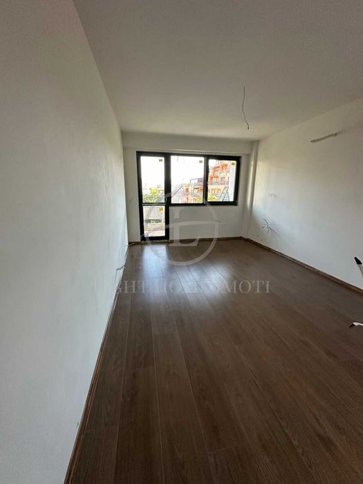 Продава се Тристаен апартамент в Пловдив, Кършияка - 92 кв.м за 898 €/кв.м - Снимка #1