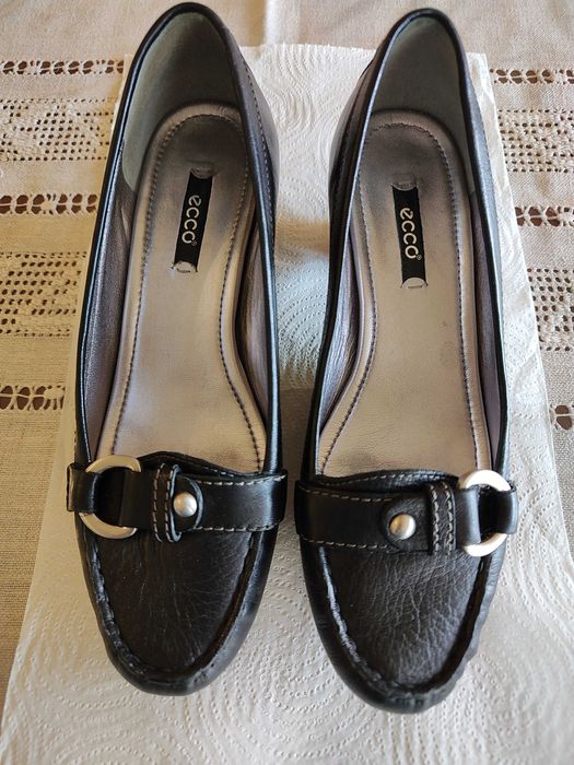 Дамски черни кожени обувки Ессо, номер 38