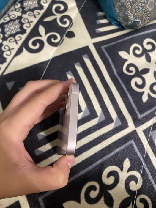 Продам  iPhone 13