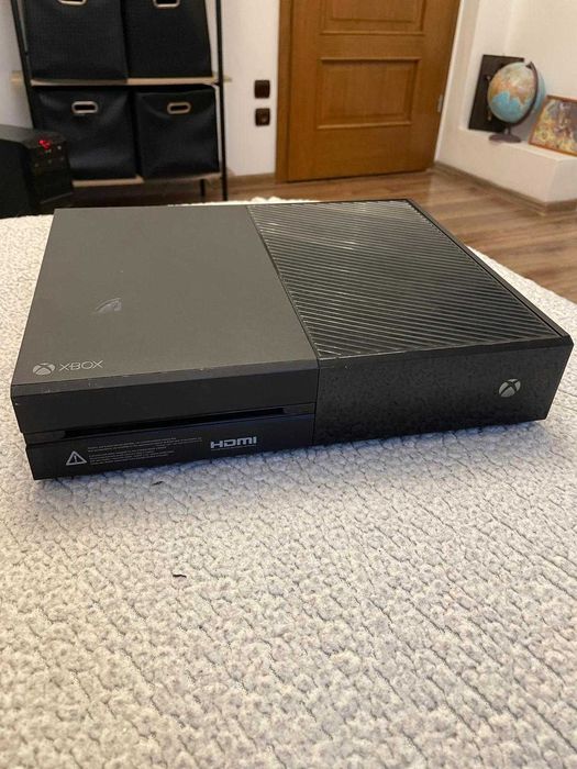 Xbox One – 1 TB – model clasic – funcționează perfect