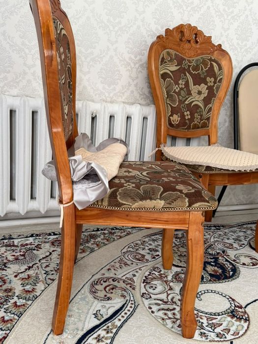 Продам стулья в зал