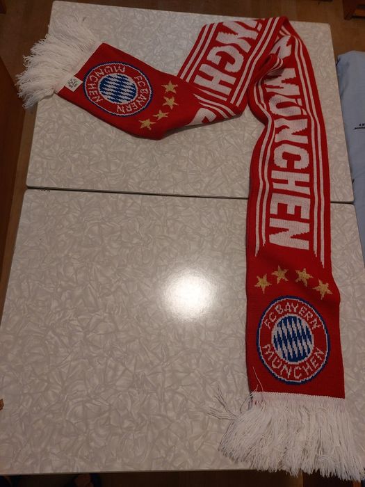 Фенски шалове на FC Бauern Munchen, Borussia Dortmund  и Brondby, нови