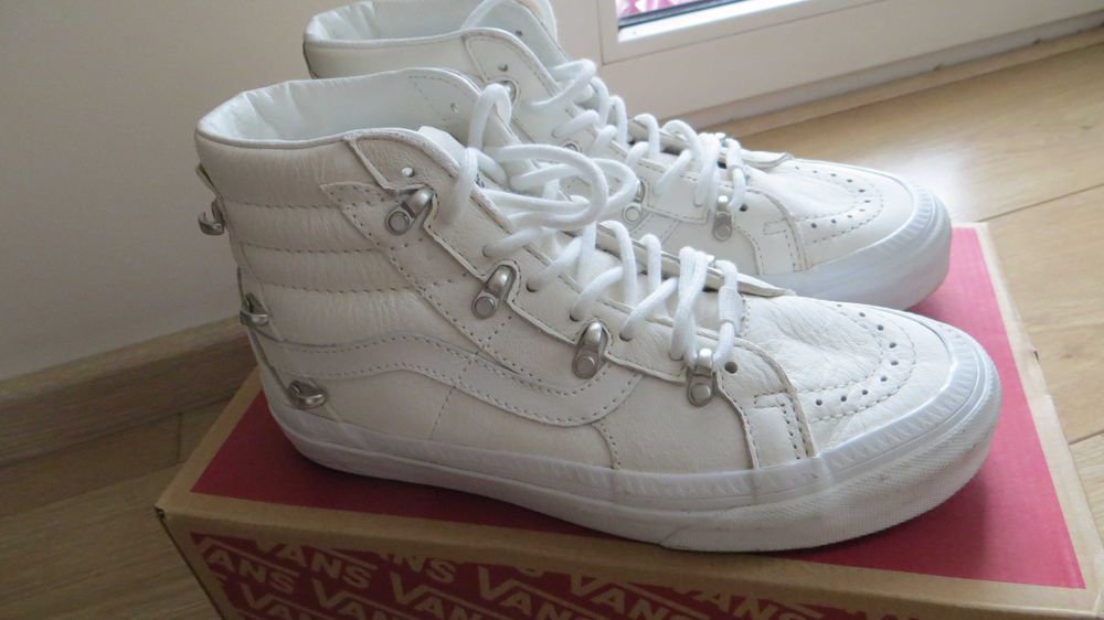 Отлични кожени кецове VANS  37н.