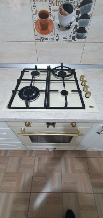 Vând plită nouă pe gaz ,Beko