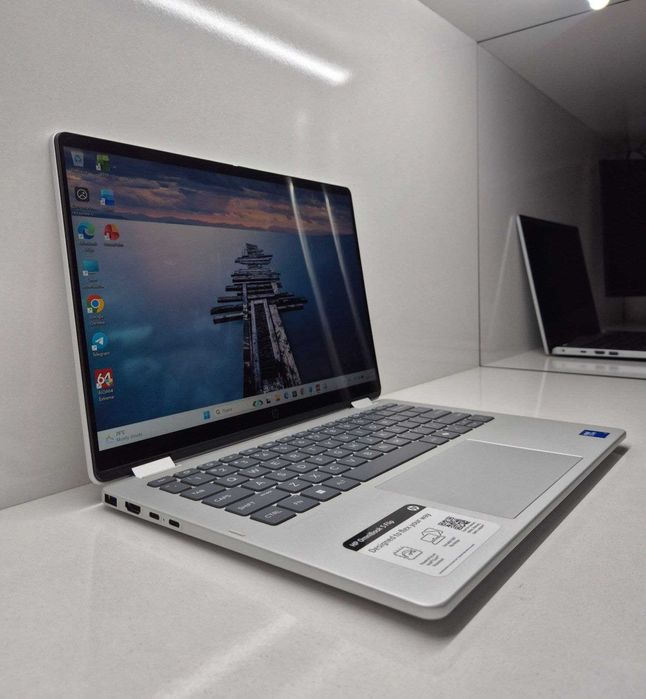 HP OmniBook 5 Core 5 120U  8/512gb Video karta: Intel Graphics
