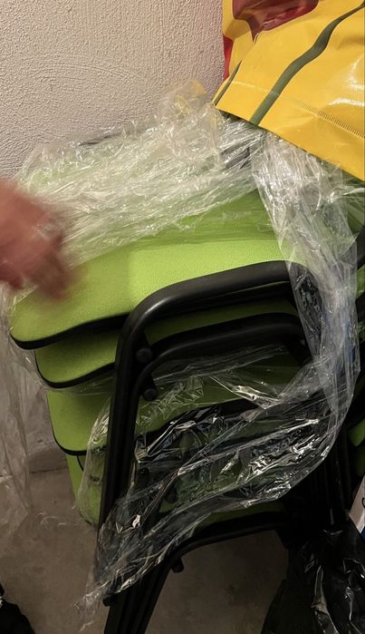 Чисто нови столове за офис 4 бр. Цена за всички 80 евро.