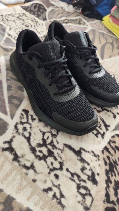 Adidasi Under Armour