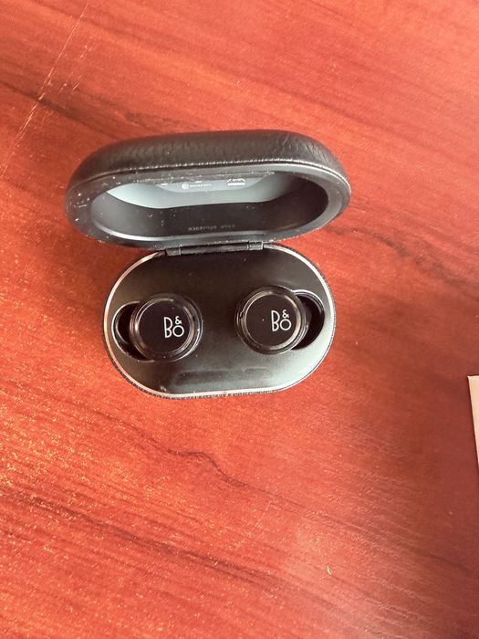 Слушалки Bang and Olufsen E8 3rd gen