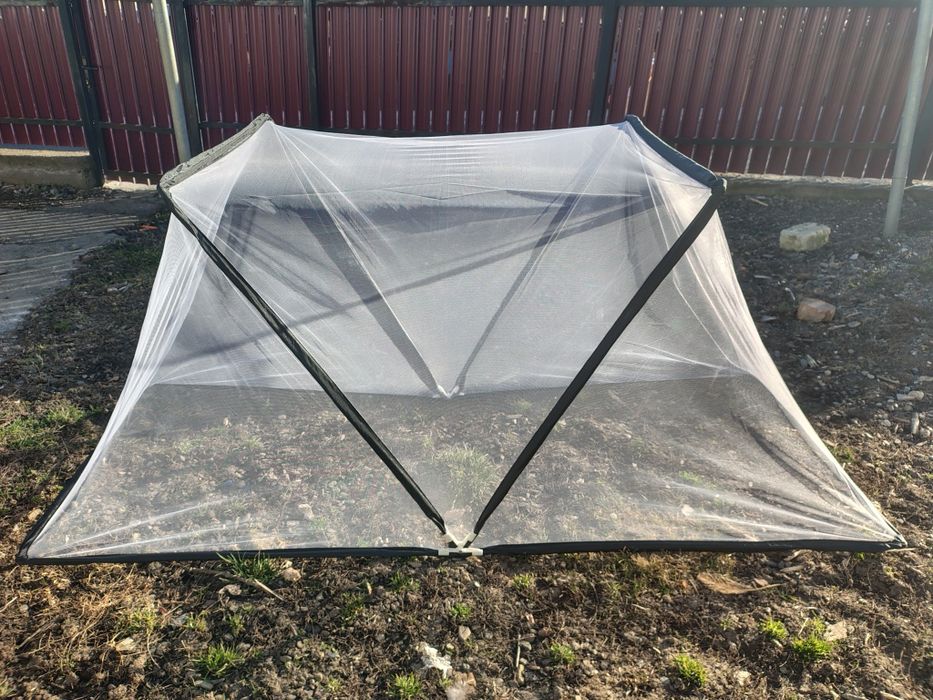 Cort anti - insecte