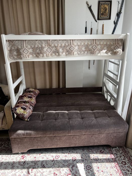 Двухярусная кровать