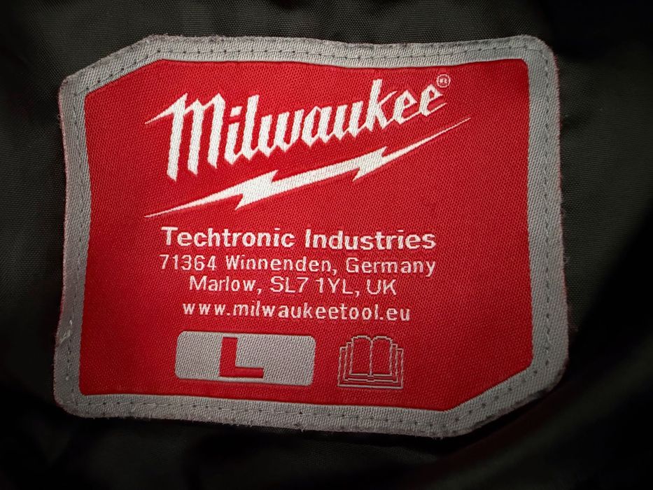 Jacheta Milwaukee M12 HPJBL2 0 incalzita marimea L