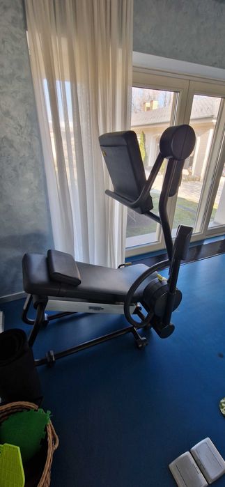 Тренажер для расстяжки Technogym