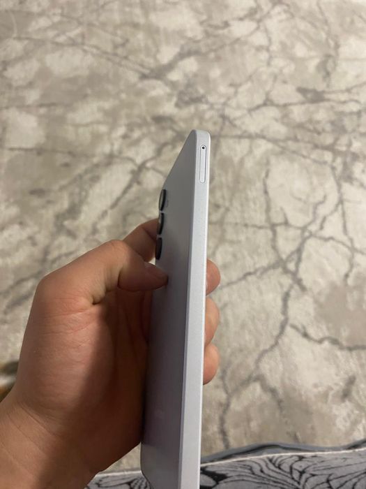 Продам телефон ..