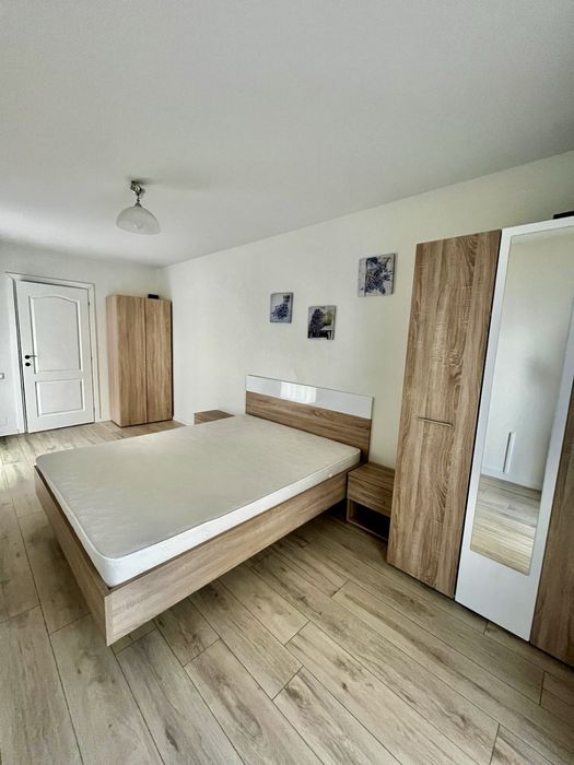 Pat matrimonial cu noptiere