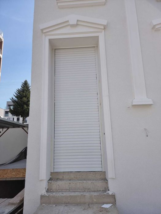 Usi garaj, rulouri exterioare, automatizari, bariere, plase plisee