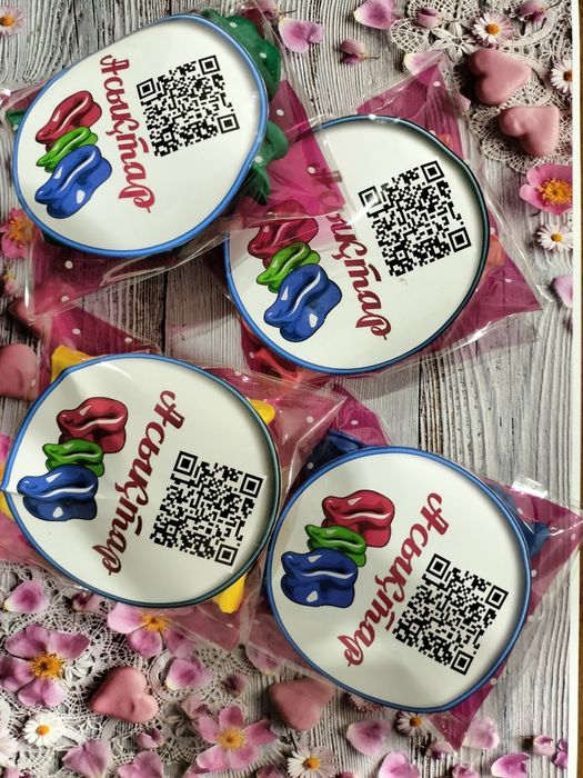 Продам асыки разных цветов