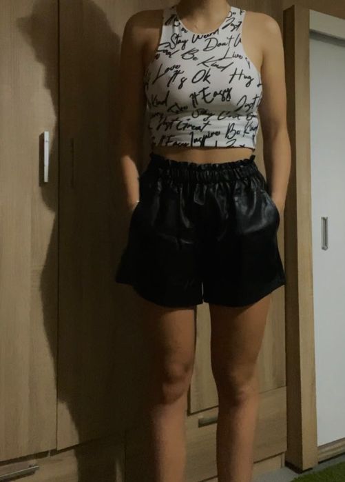 Кожени къси панталони