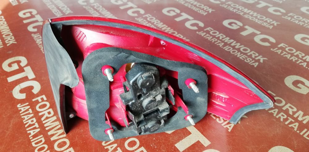 Ляв и десен стоп Audi A6 C5 (1997-2004)