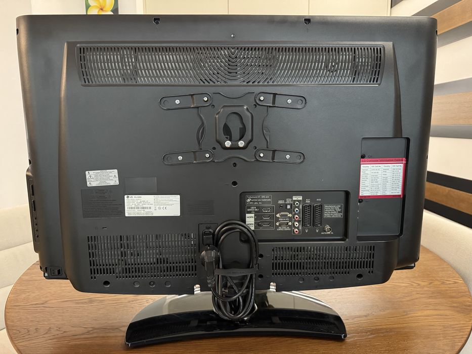 LG 32LH3000 32” Full HD LCD + бонус стойка