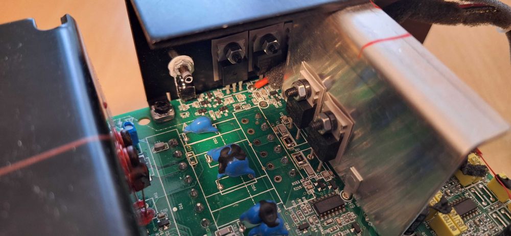 Захранване от Logitech Z623