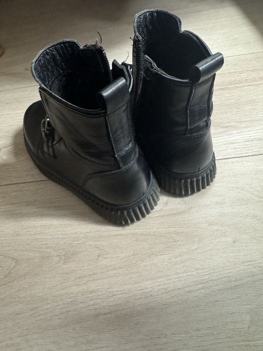 Продам кожанные ботинки для девочки