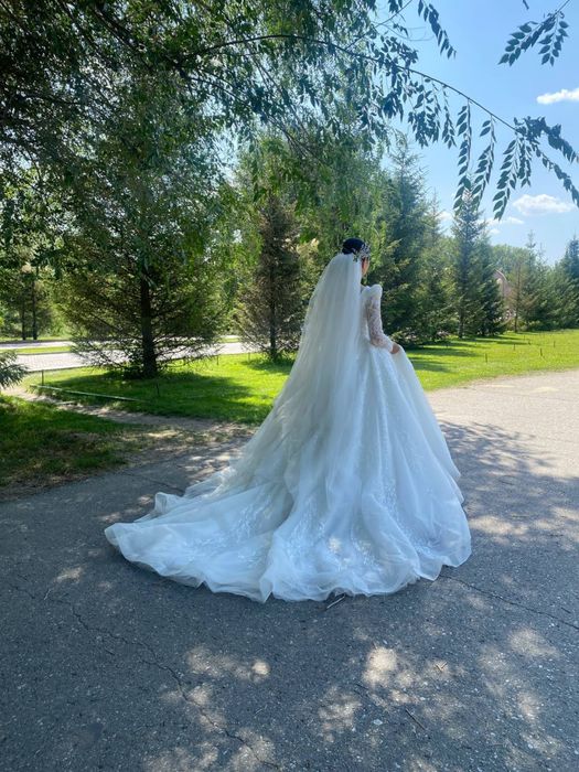 Свадебное платье. Одевала сама