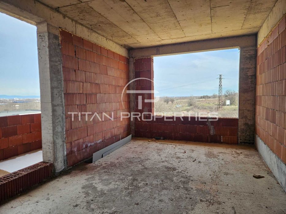 Двуетажна къща в Марково