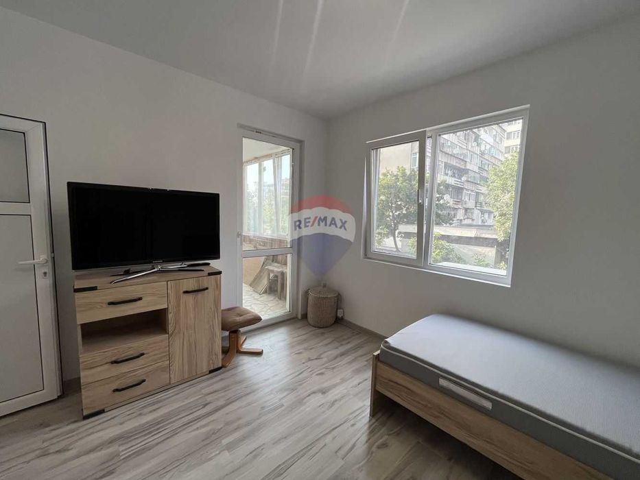 Продава се Тристаен апартамент в Варна, Младост 1 - 106 кв.м за 2076 €/кв.м - Снимка #17