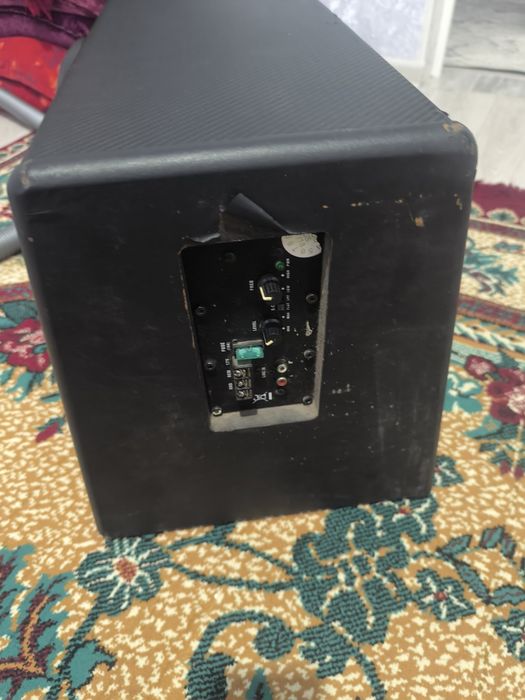 Subwoofer sotiladi. Zavodskoy. Chiqarishi zor. Bass yumshoq.