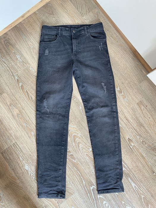 Продам брюки-джинсы на мальчика!