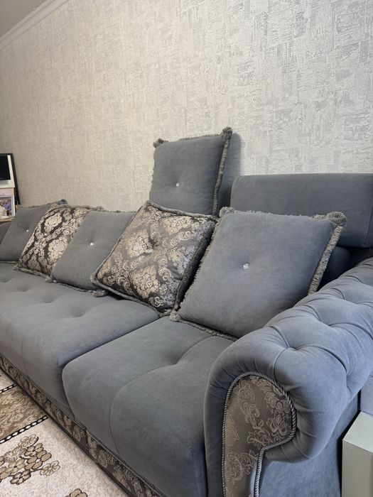 Продам диван серый