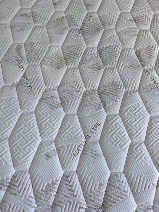 Кровать спальный с матрасом